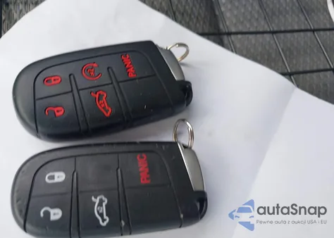 2018 Dodge Challenger R/T 392 из США, поврежденный, VIN 2C3CDZFJ1JH287257